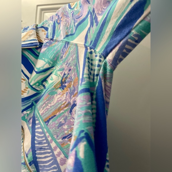 SOLD-Like New Lilly Pulitzer Skipper Popover In Aboat Time Size Medium💙⛵️💙 - Picture 5 of 10
